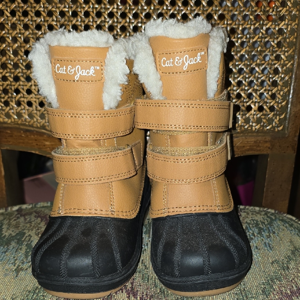 Cat & Jack Tan and Black Kids Snow Boots. Size 10